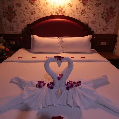 Taj Phuket Inn Patong Ngoại thất bức ảnh